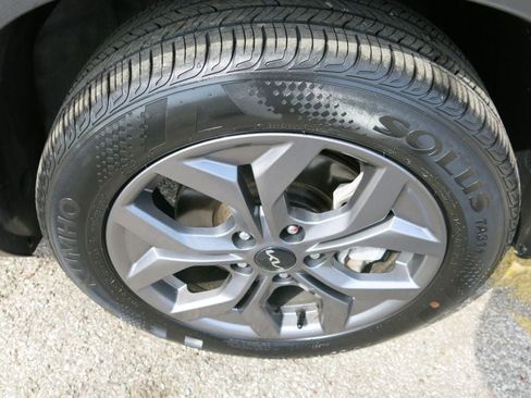 Used 2024 Kia Seltos LX AWD/4WD image 35