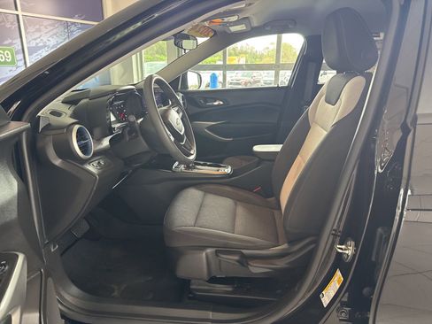 Used 2024 Chevrolet Trax LS FWD image 16