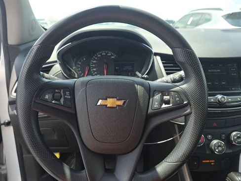 Used 2019 Chevrolet Trax LS w/ Tint and Cruise Package AWD/4WD image 25