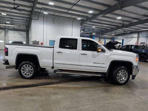 Used 2016 GMC Sierra 3500 Denali w/ Duramax Plus Package image 2