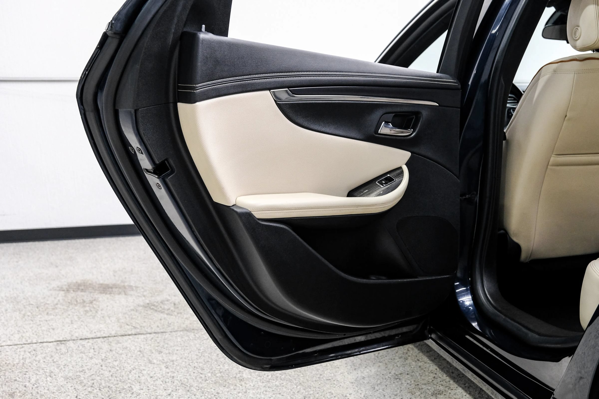 Used 2018 Chevrolet Impala Premier FWD image 52