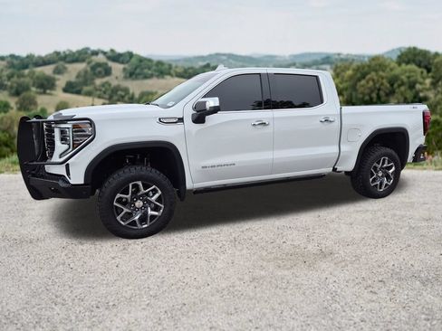Used 2026 GMC Sierra 1500 SLT AWD/4WD image 4
