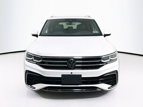 Used 2024 Volkswagen Tiguan SEL R-Line AWD/4WD image 2