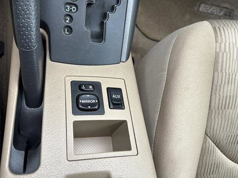 Used 2010 Toyota RAV4 4WD image 22