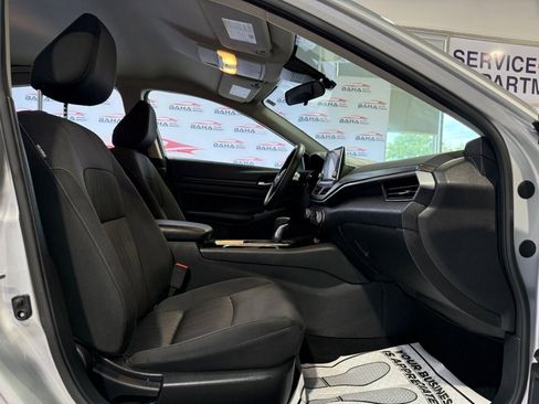 Used 2024 Nissan Altima 2.5 SV image 36