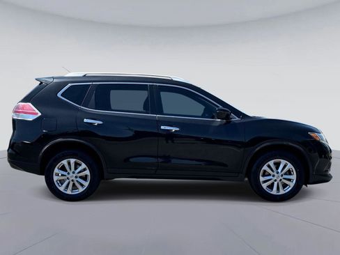 Used 2016 Nissan Rogue SV FWD image 2