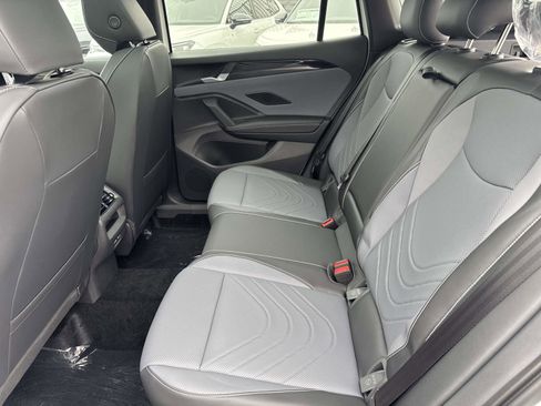 New 2026 Volkswagen Tiguan SE R-Line FWD image 8