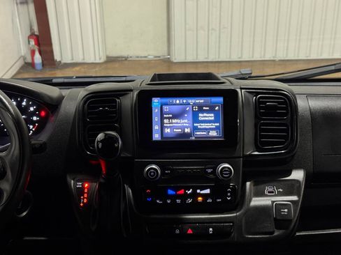 Used 2025 RAM ProMaster 2500 w/ Convenience Group FWD image 15