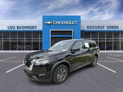 Used 2025 Nissan Pathfinder SV FWD image 4