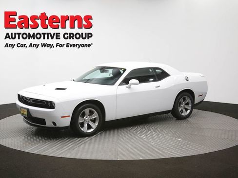 Used 2022 Dodge Challenger SXT image 54