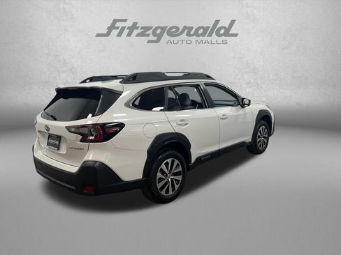 Used 2025 Subaru Outback Premium AWD/4WD image 5