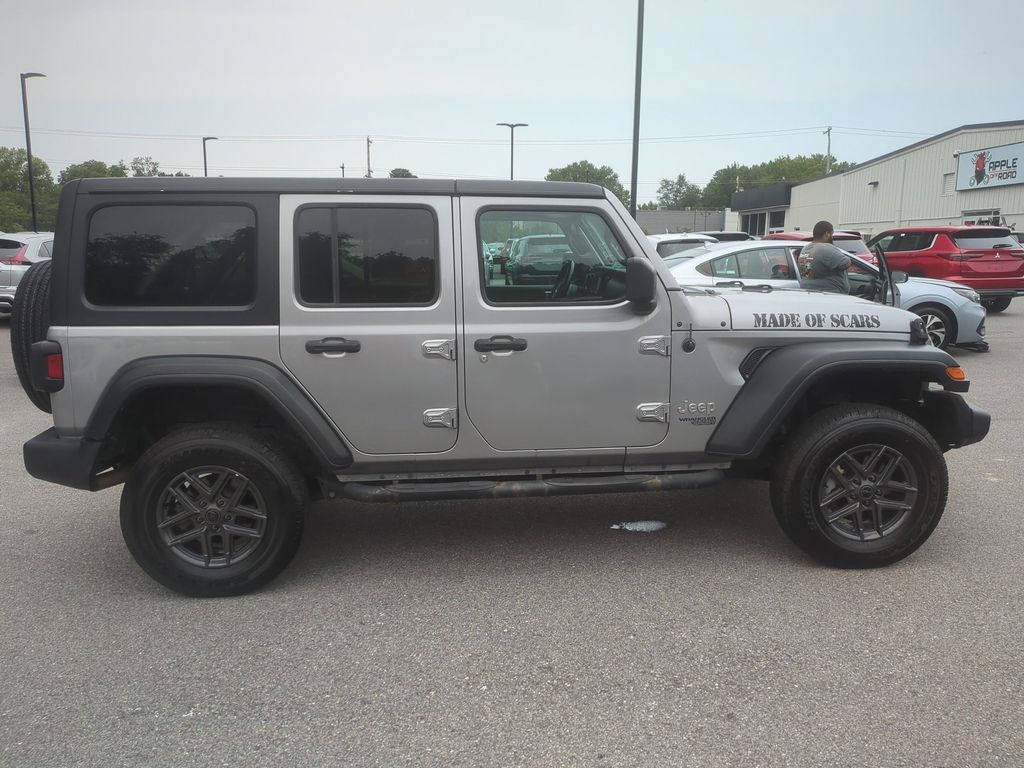 Used 2019 Jeep Wrangler Unlimited Sport S AWD/4WD image 4