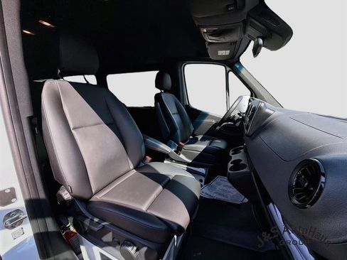 Used 2022 Mercedes-Benz Sprinter 2500 image 31