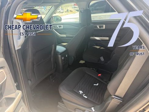 Used 2021 Ford Explorer XLT AWD/4WD image 6