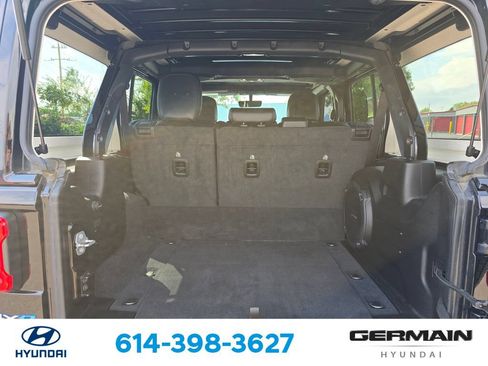 Used 2021 Jeep Wrangler Unlimited Sahara w/ Cold Weather Group AWD/4WD image 21