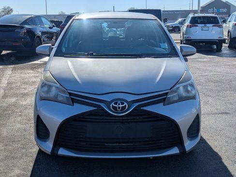 Used 2015 Toyota Yaris L image 10