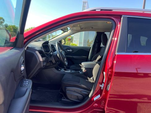 Used 2016 Jeep Cherokee Latitude AWD/4WD image 15