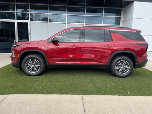 New 2025 Chevrolet Traverse LT w/ Enhanced Driving Package image 4