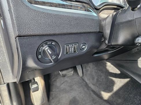 Used 2016 Chrysler 300 C RWD image 24