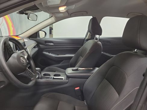 Used 2025 Nissan Altima 2.5 SV FWD image 15