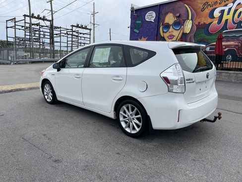 Used 2012 Toyota Prius V Five FWD image 3