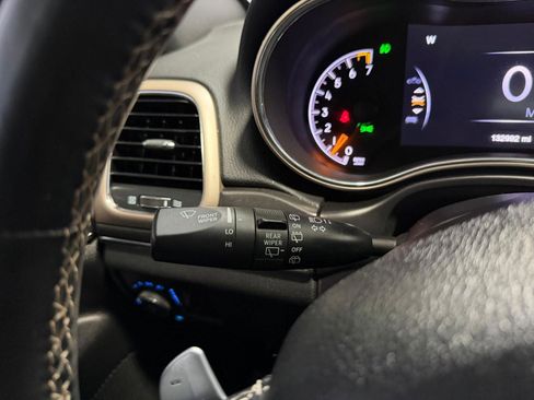 Used 2017 Jeep Grand Cherokee Limited w/ Luxury Group II image 30