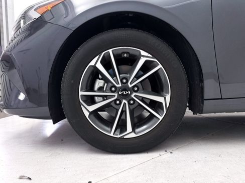 Certified 2024 Kia Forte LXS w/ LXS Technology Package FWD image 13