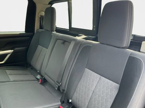 Used 2021 Nissan Titan SV w/ SV Convenience Package AWD/4WD image 14