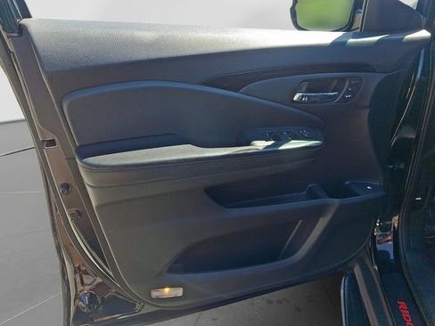 Used 2017 Honda Ridgeline Black Edition image 14