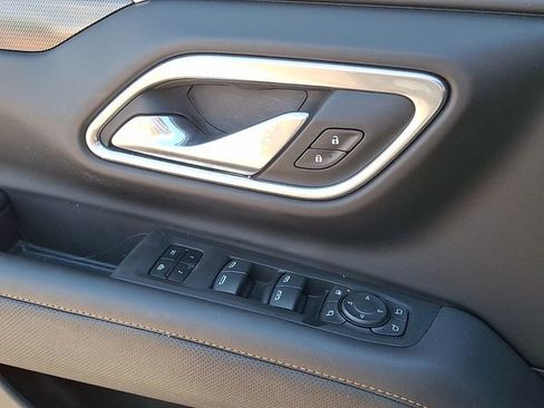 Used 2024 GMC Yukon AT4 w/ Technology Package AWD/4WD image 23
