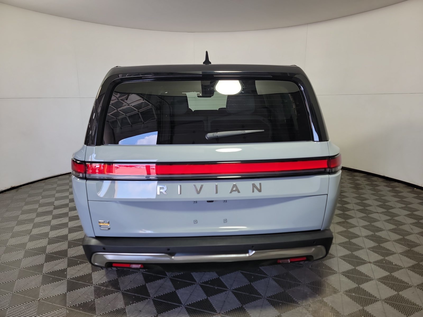 Used 2023 Rivian R1S Adventure Quad AWD/4WD image 4