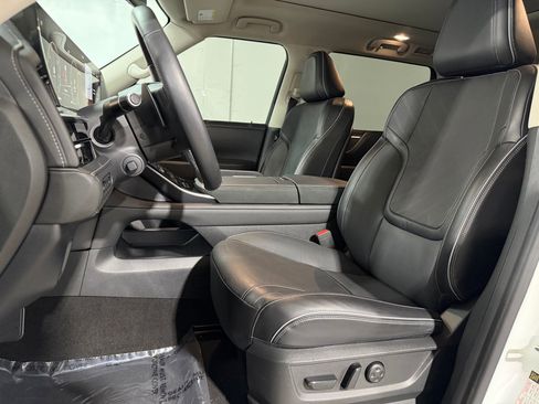 Used 2025 INFINITI QX80 Luxe AWD/4WD image 4