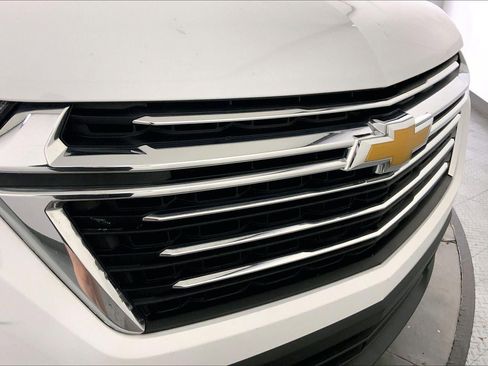 Used 2023 Chevrolet Traverse LT image 30