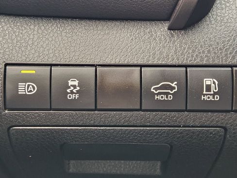 Used 2023 Toyota Camry SE image 21