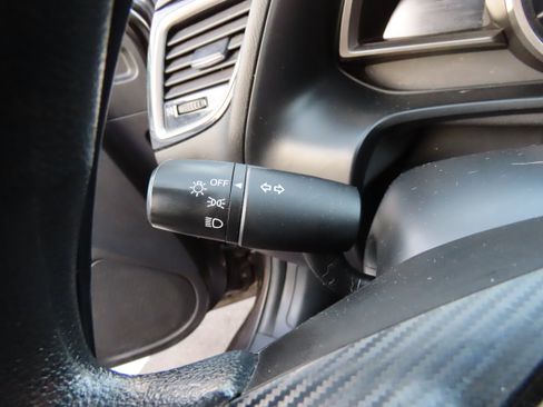 Used 2015 MAZDA MAZDA3 i Sport image 28