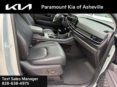 Certified 2025 Kia Carnival SX Prestige FWD image 20