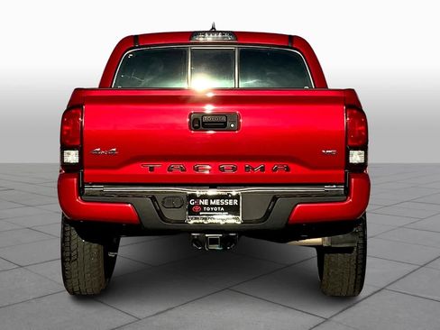 Used 2018 Toyota Tacoma SR w/ SR Convenience Package AWD/4WD image 5