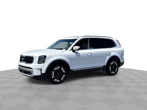 Used 2025 Kia Telluride EX image 4