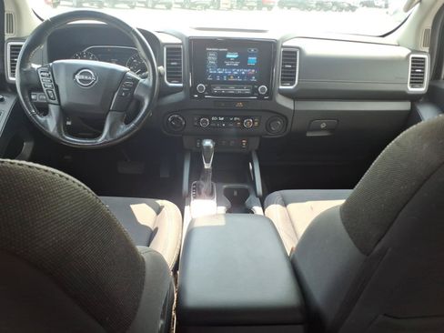 Used 2022 Nissan Frontier SV AWD/4WD image 14