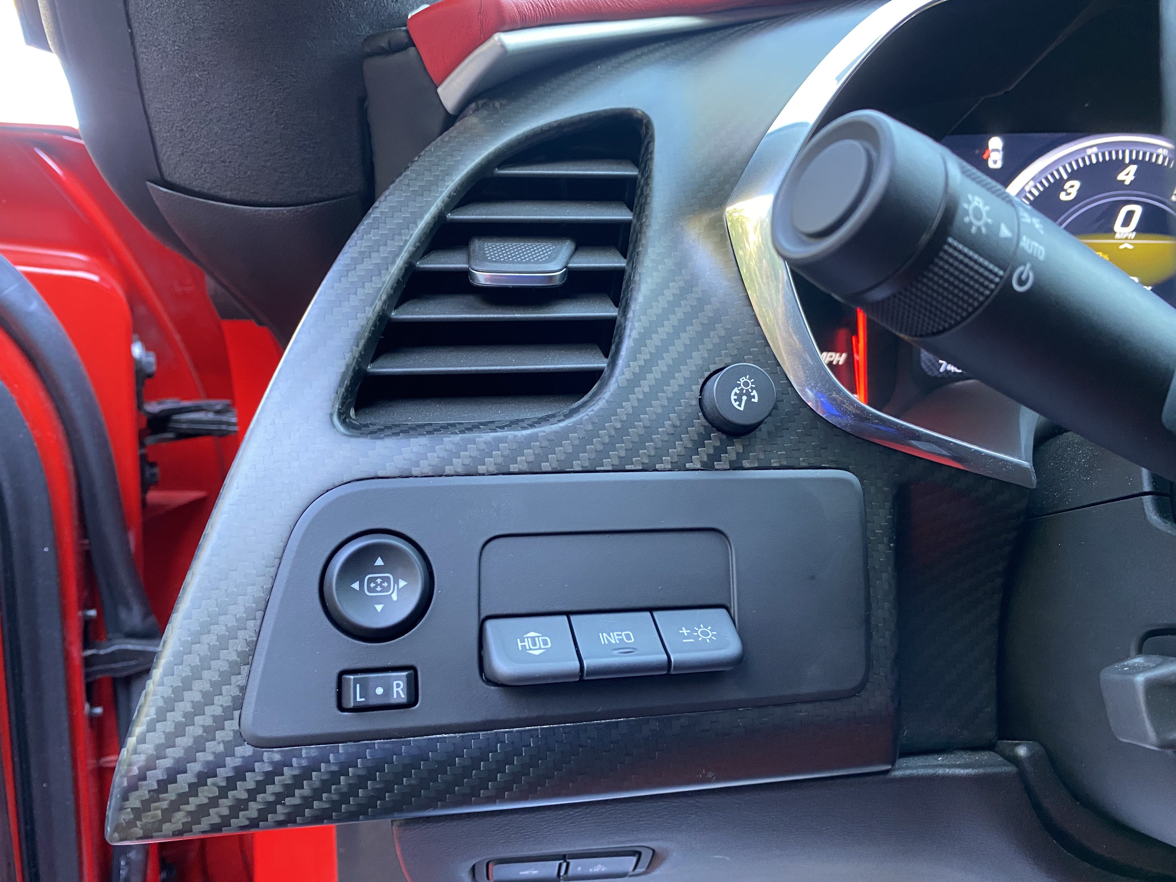 Used 2015 Chevrolet Corvette Z06 w/ 3LZ Preferred Equipment Group RWD image 17