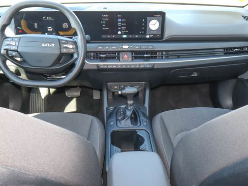 Used 2025 Kia K4 FWD image 10