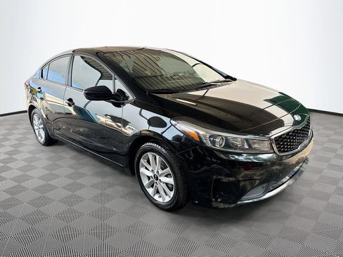 Used 2017 Kia Forte S FWD image 4