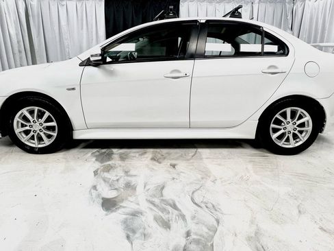 Used 2016 Mitsubishi Lancer ES image 8