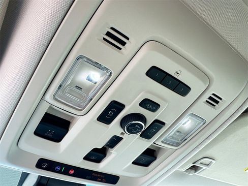 Used 2022 GMC Yukon Denali image 20