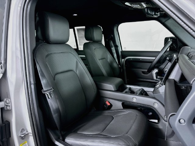 New 2026 Land Rover Defender 110 X-Dynamic SE AWD/4WD image 26