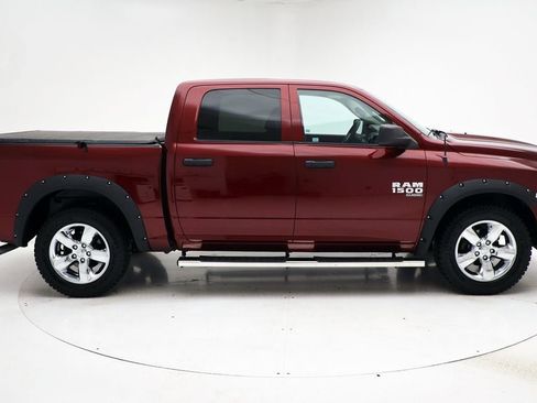 Used 2019 RAM 1500 Express w/ Express Value Package AWD/4WD image 3