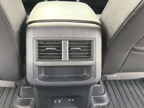 Used 2022 Volkswagen Atlas Cross Sport SE AWD/4WD image 27