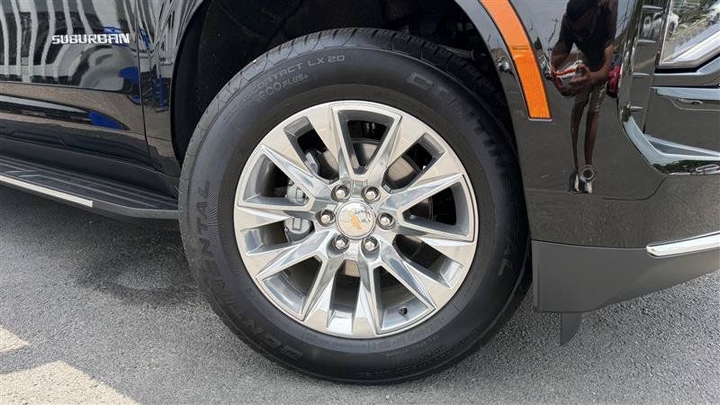 Used 2026 Chevrolet Suburban Premier RWD image 14