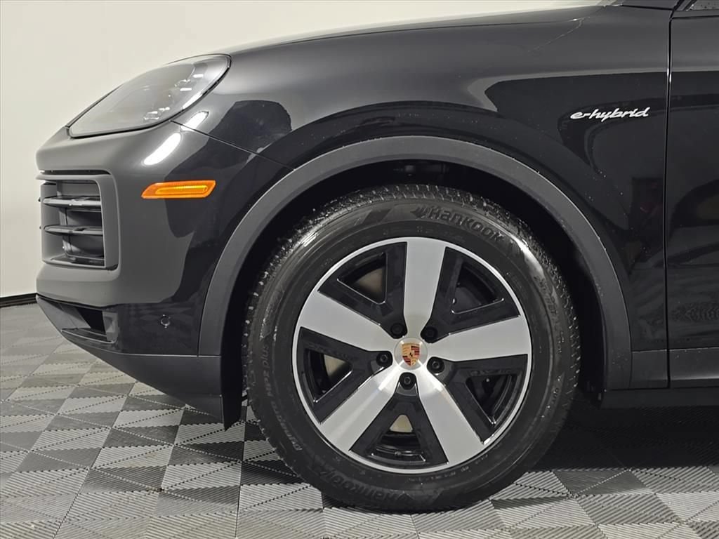Certified 2026 Porsche Cayenne E-Hybrid AWD/4WD image 11