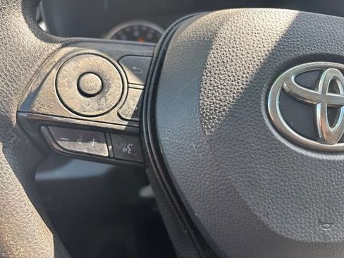 Used 2022 Toyota RAV4 LE AWD/4WD image 17